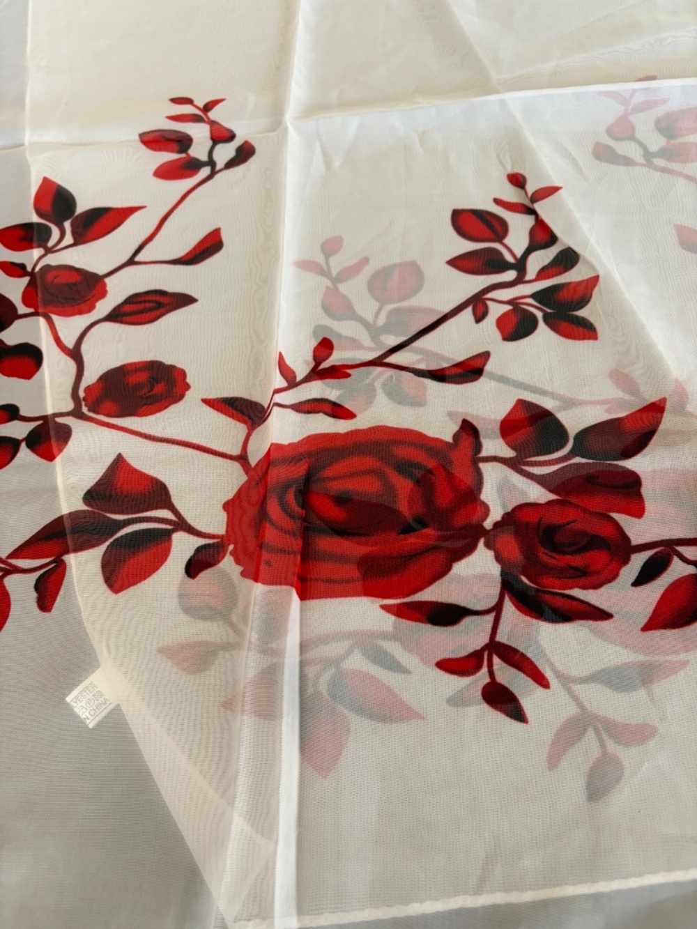 Beautiful Scarf White with Red Roses - Picture 4 of 6